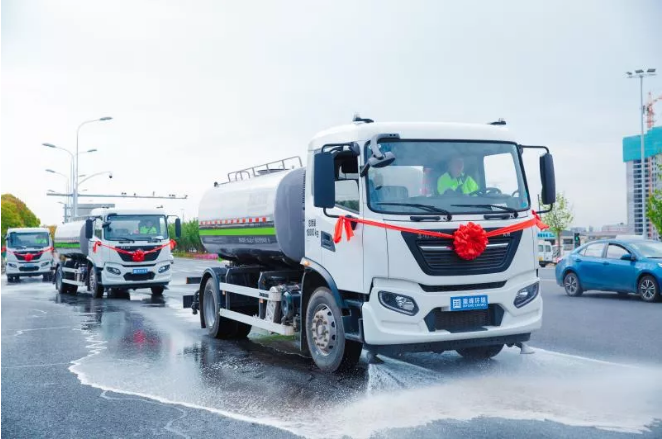 新時代中國城市美容師！盈峰環(huán)境新能源環(huán)衛(wèi)車可減排4.5萬噸污染物