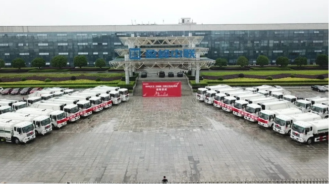 盈峰環(huán)境批量環(huán)衛(wèi)裝備發(fā)往柬埔寨，助力“一帶一路”建設(shè)